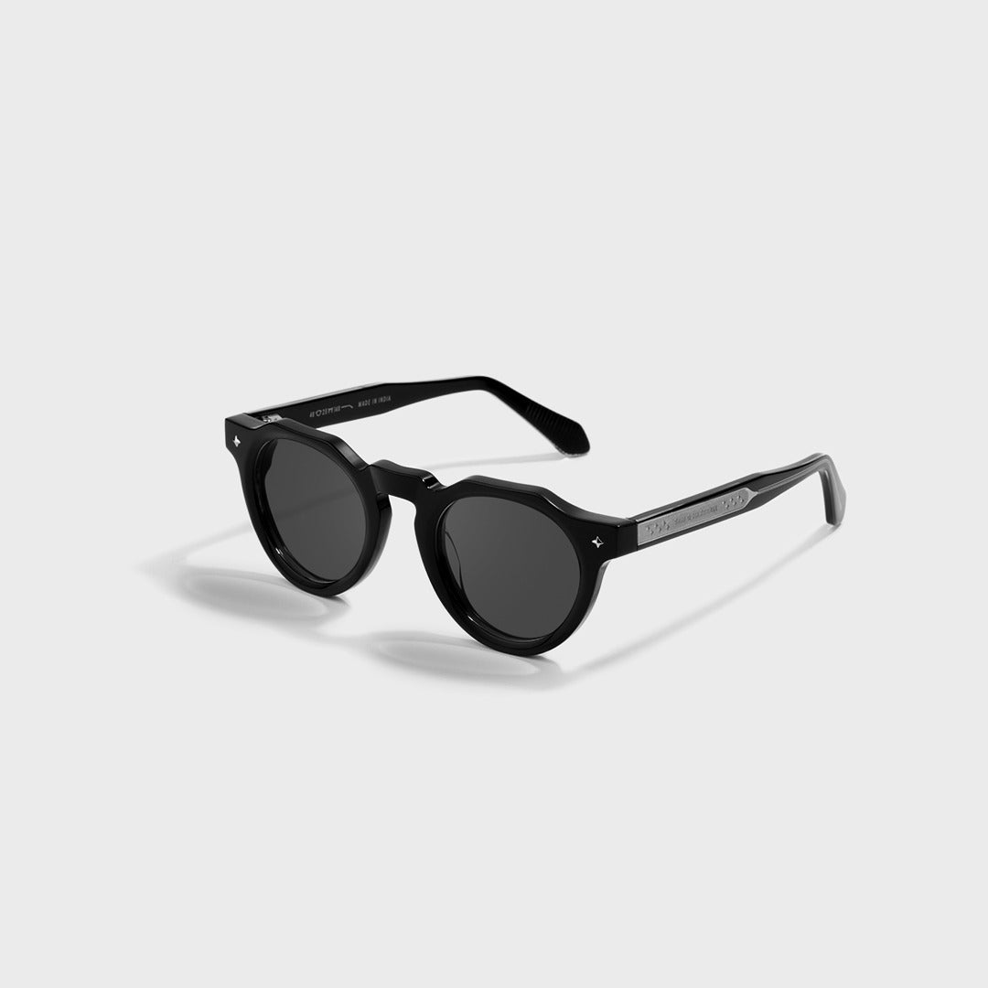 Regor_Black_20365