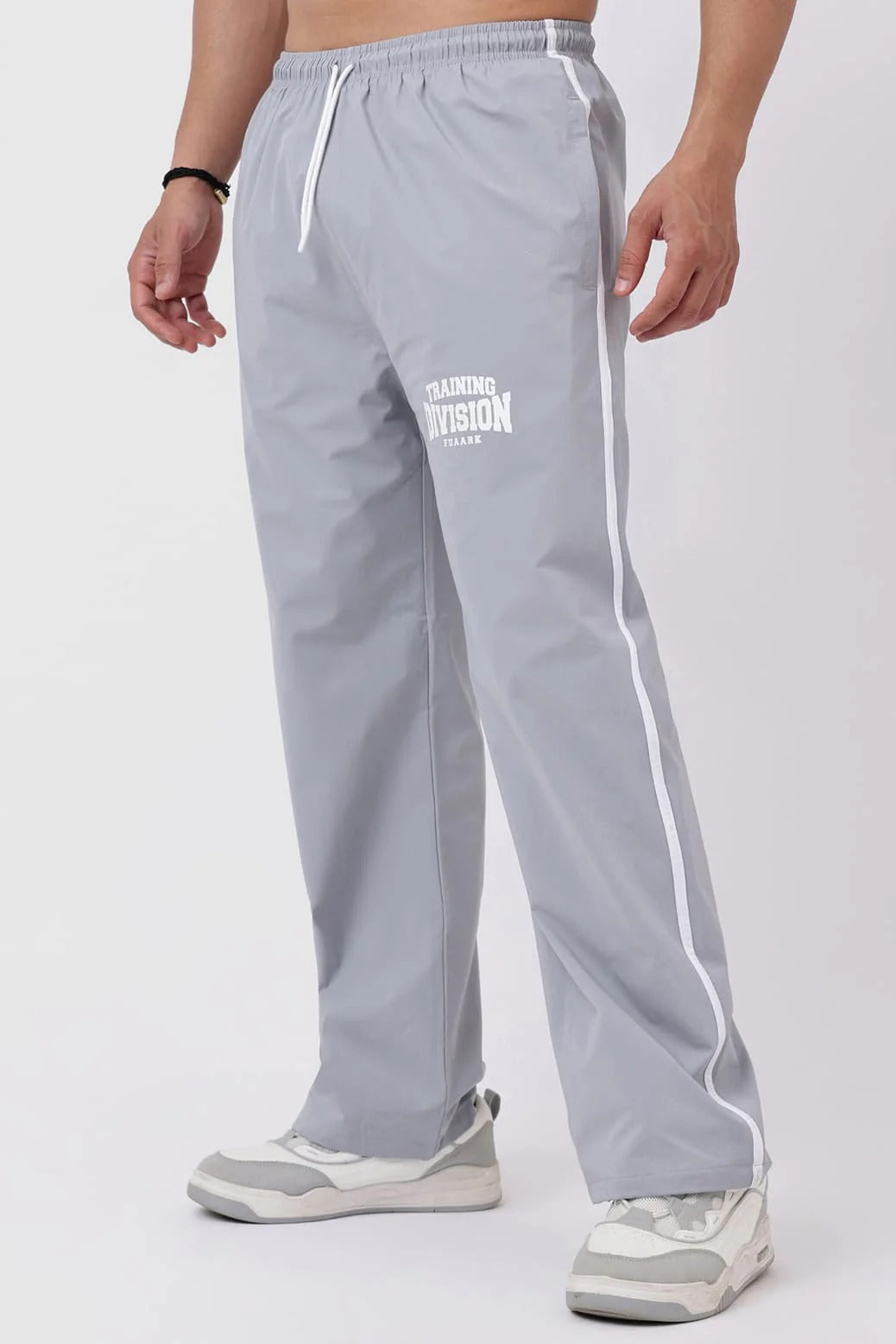 Training Division Tracks Light Grey | Fuaark at Broadway