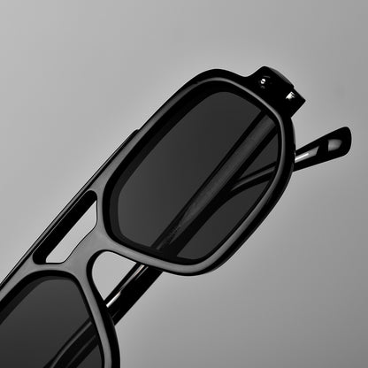 Magnus_Black_20335