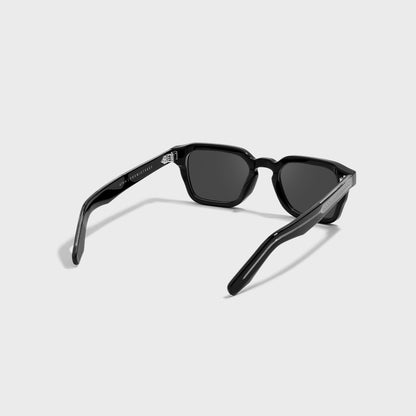 Atria_Black_20360