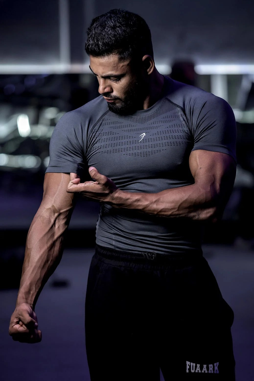Power Seamless T-shirt Grey/Logo | Fuaark at Broadway