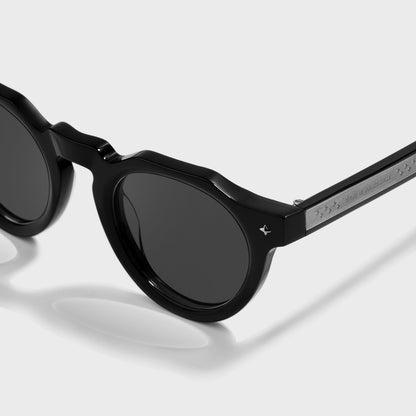 Regor_Black_20365