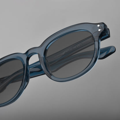 WINDSOR_TRANS_BLUESUNGLASS