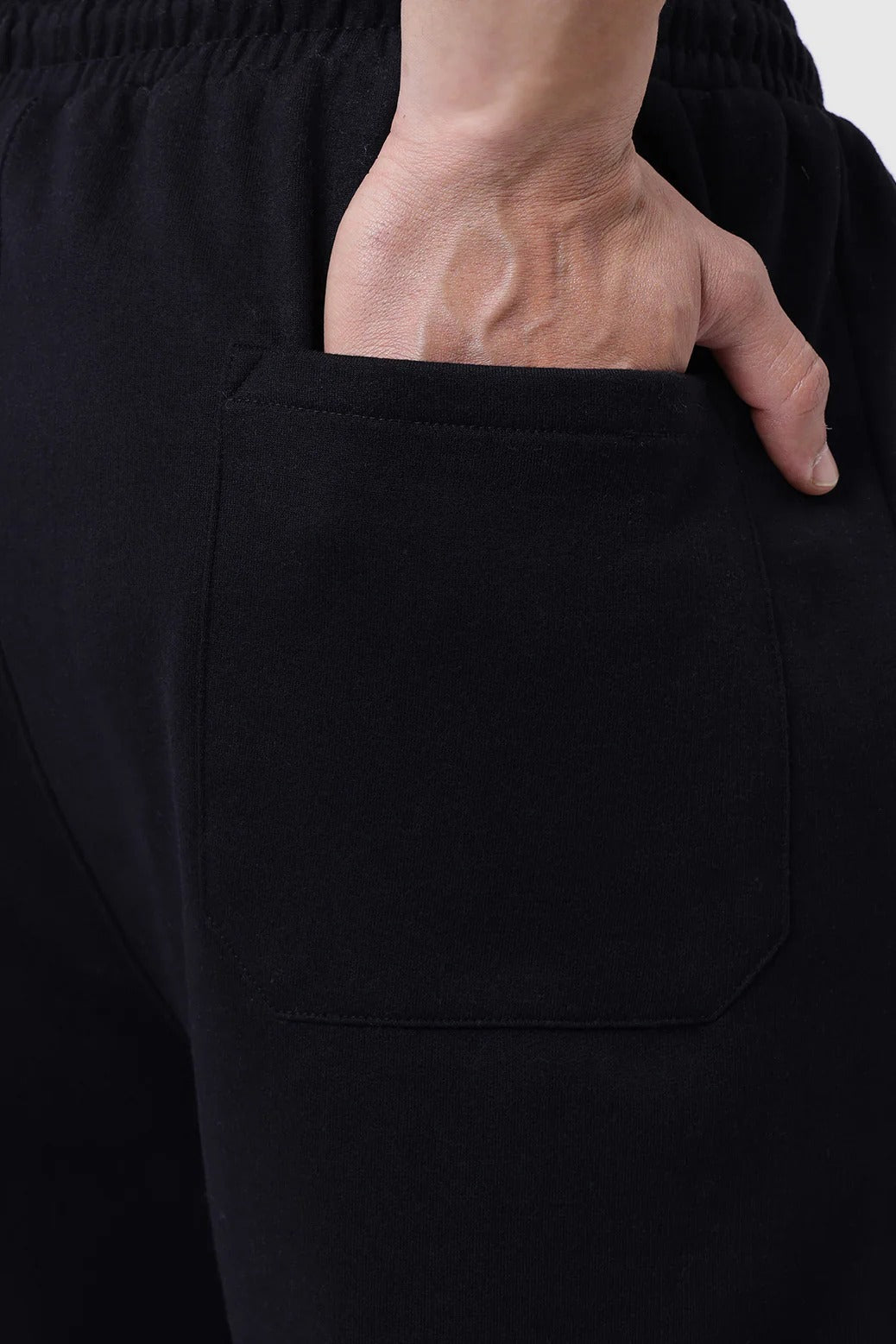 Laidback Relaxed Pants Black | Fuaark at Broadway