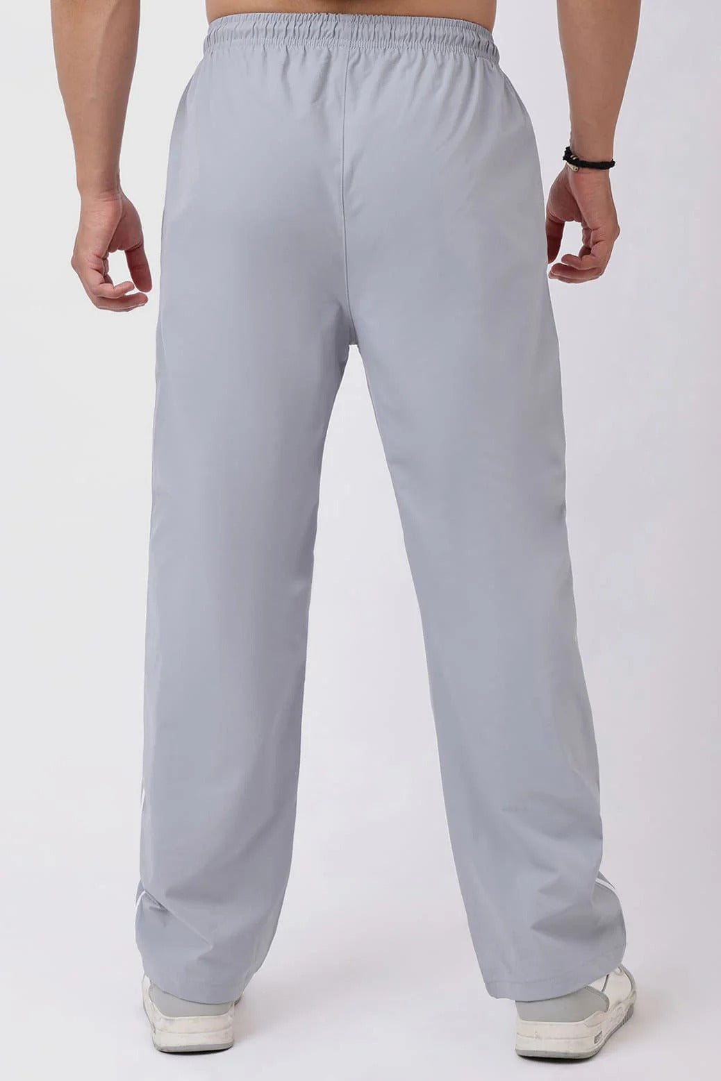 Training Division Tracks Light Grey | Fuaark at Broadway
