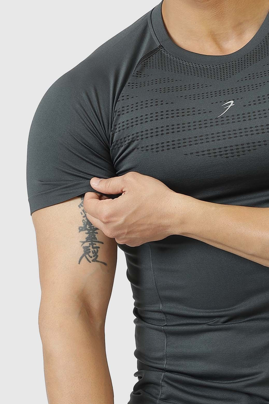 Power Seamless T-shirt Grey/Logo | Fuaark at Broadway