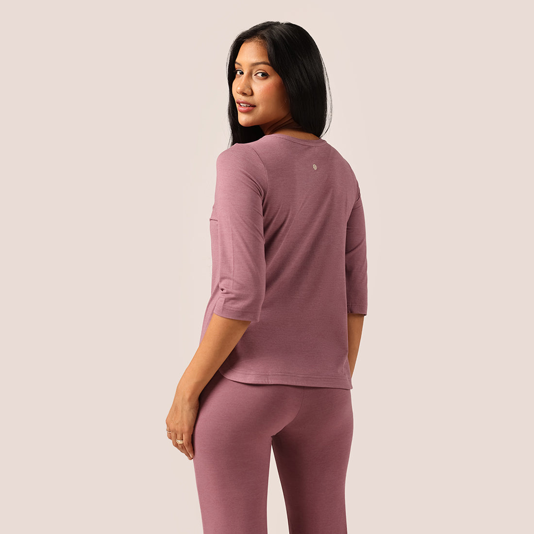 AirMelt ™ Apple Hem Tee | BlissClub at Broadway