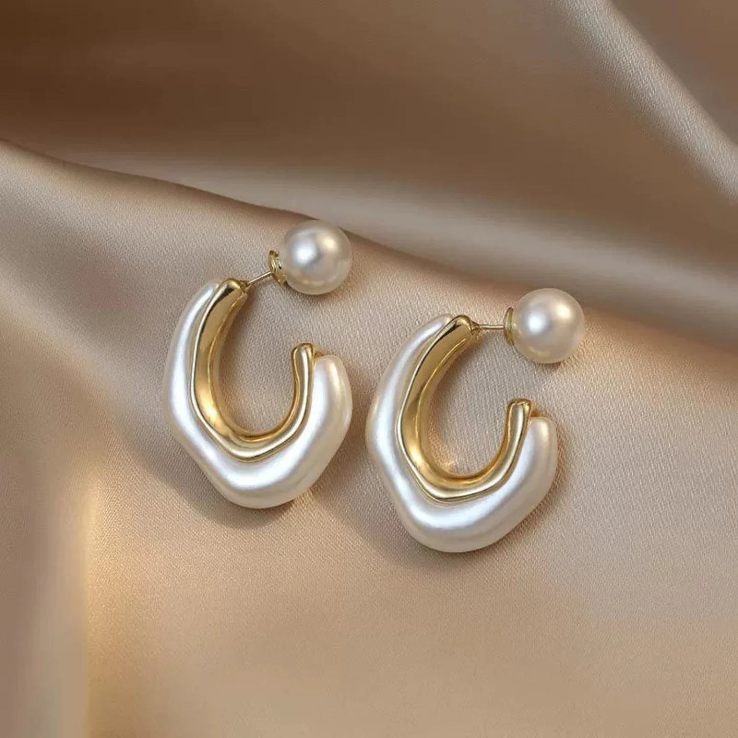 Sculpted Pearl Hoop Earrings JLT10961