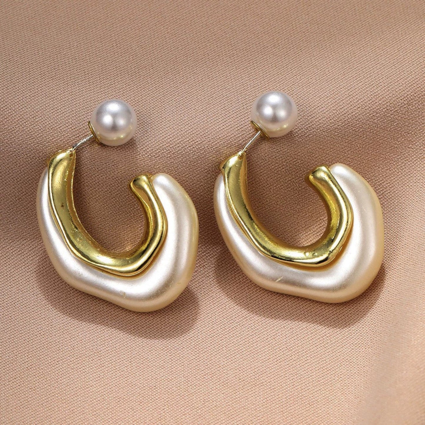 Sculpted Pearl Hoop Earrings JLT10961