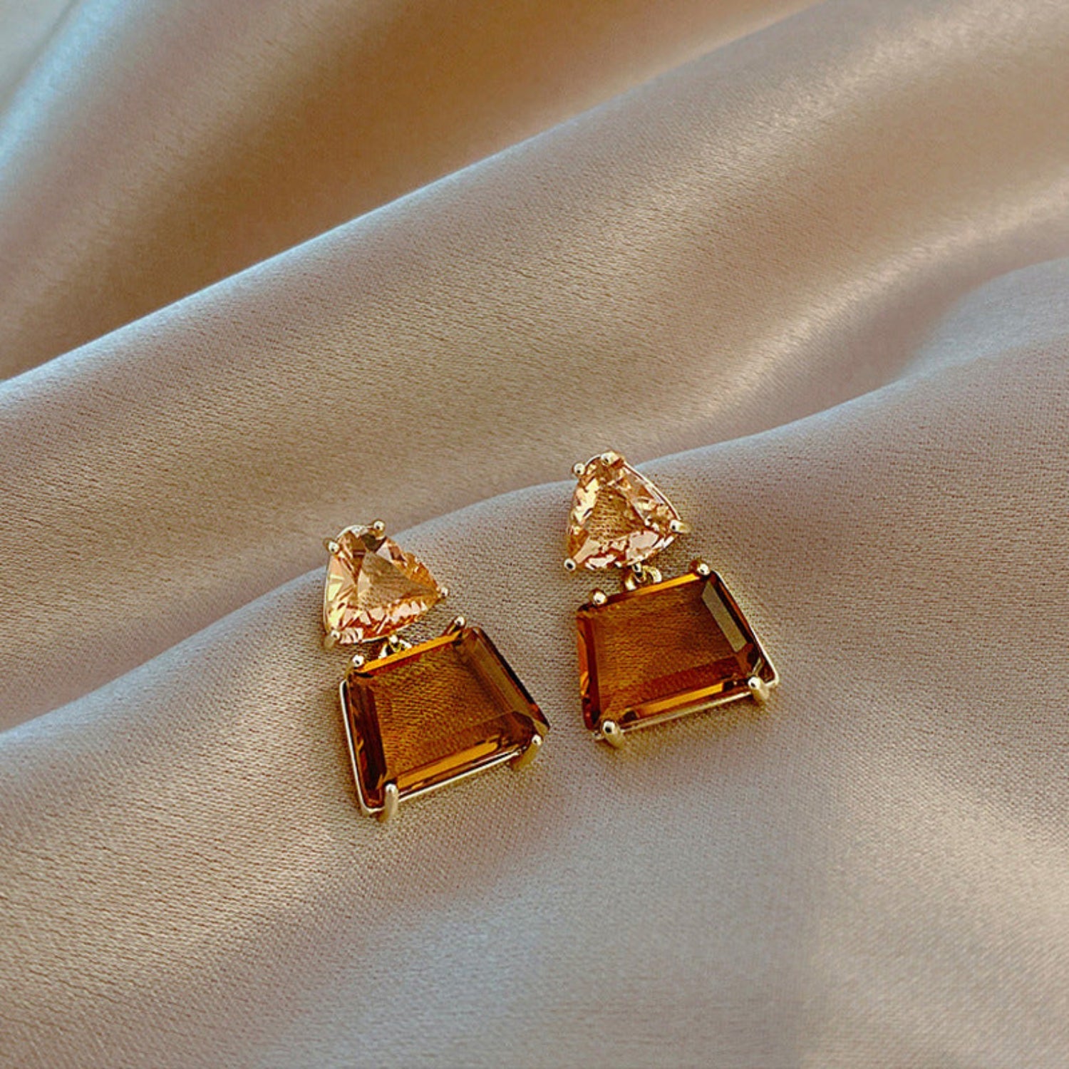 Ombre Blend Pin Drop Earrings JLT11754 | Just Lil Things at Broadway
