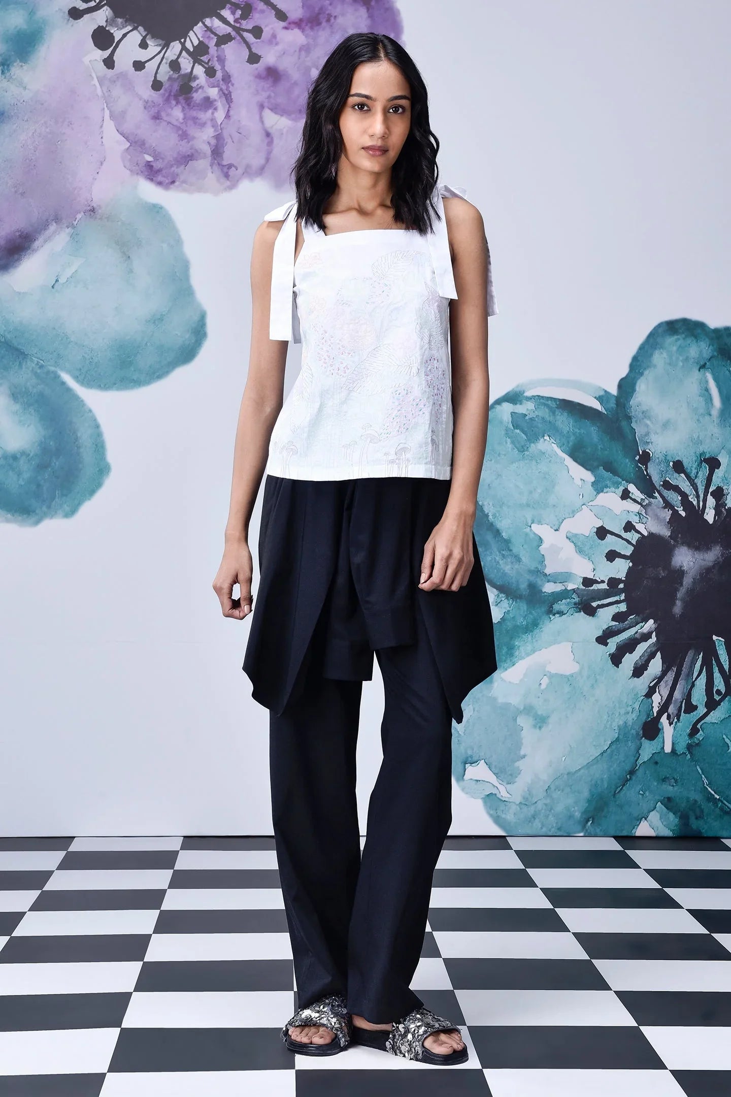 Living Flower Relaxed fit Embroidery top