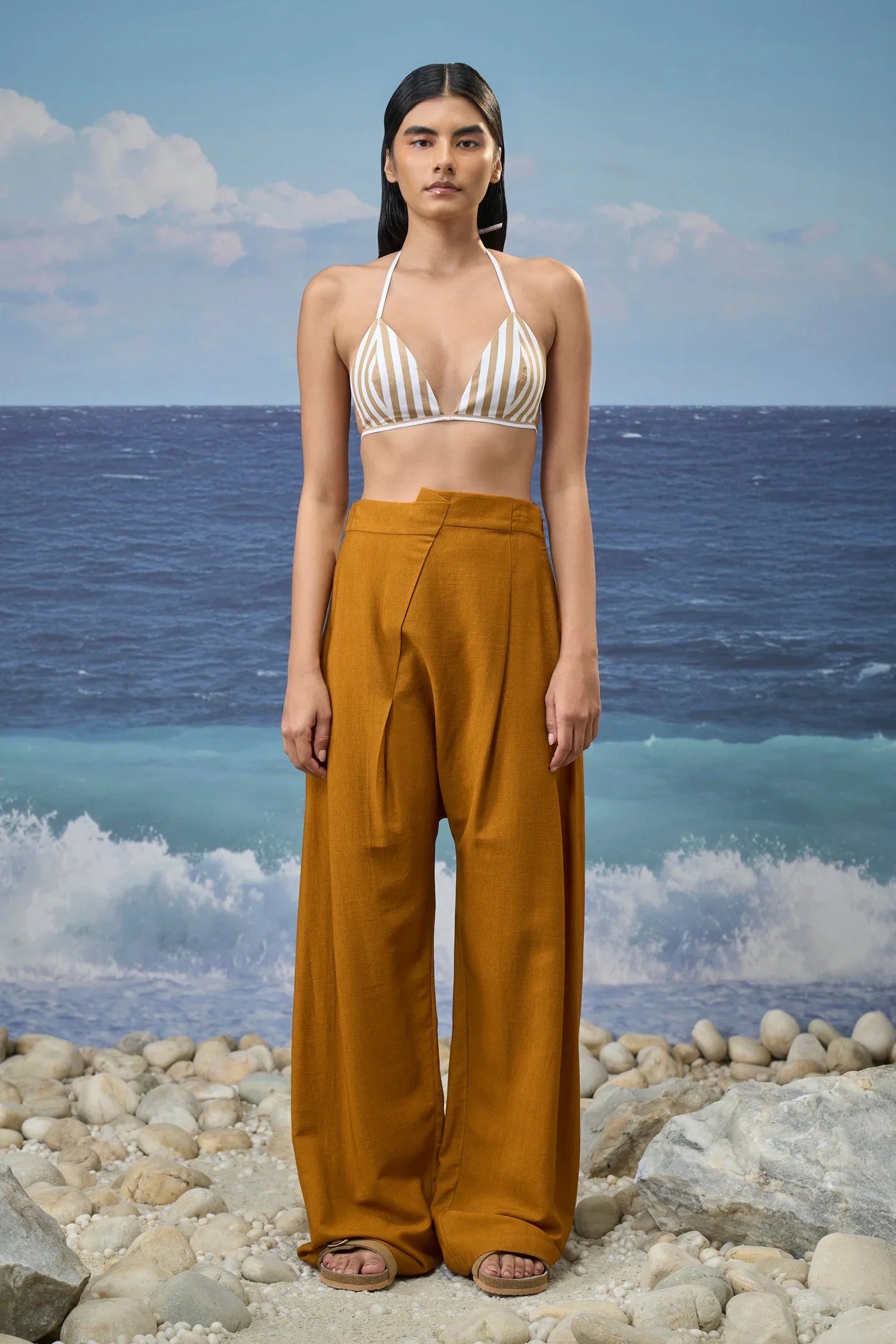 Relaxed-Fit Trousers in Premium Viscose Nylon - Caramel