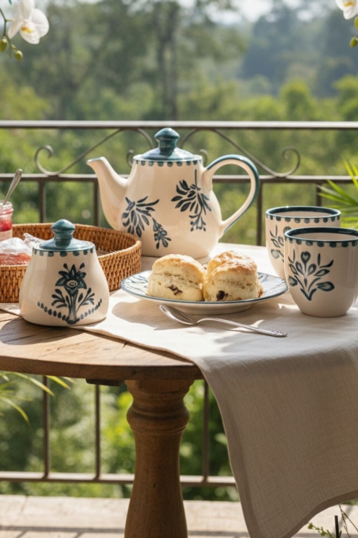 Montane Ceramic Tea Pot