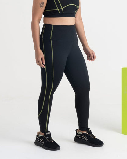 Yin Yang 7/8 Leggings | Hunnit at Broadway
