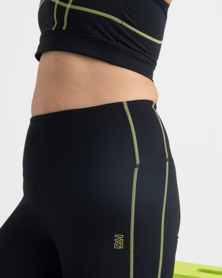 Yin Yang 7/8 Leggings | Hunnit at Broadway